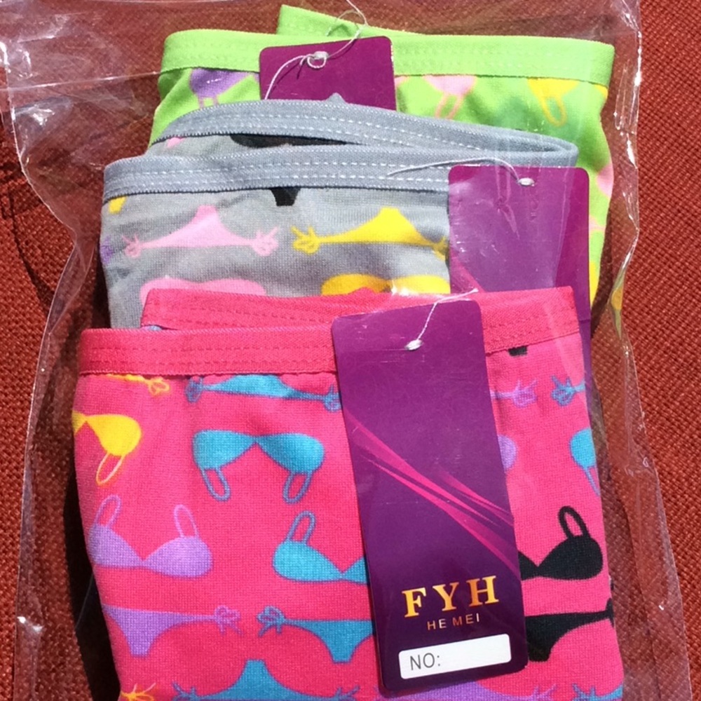Boutique: 3 piece panties packet size small